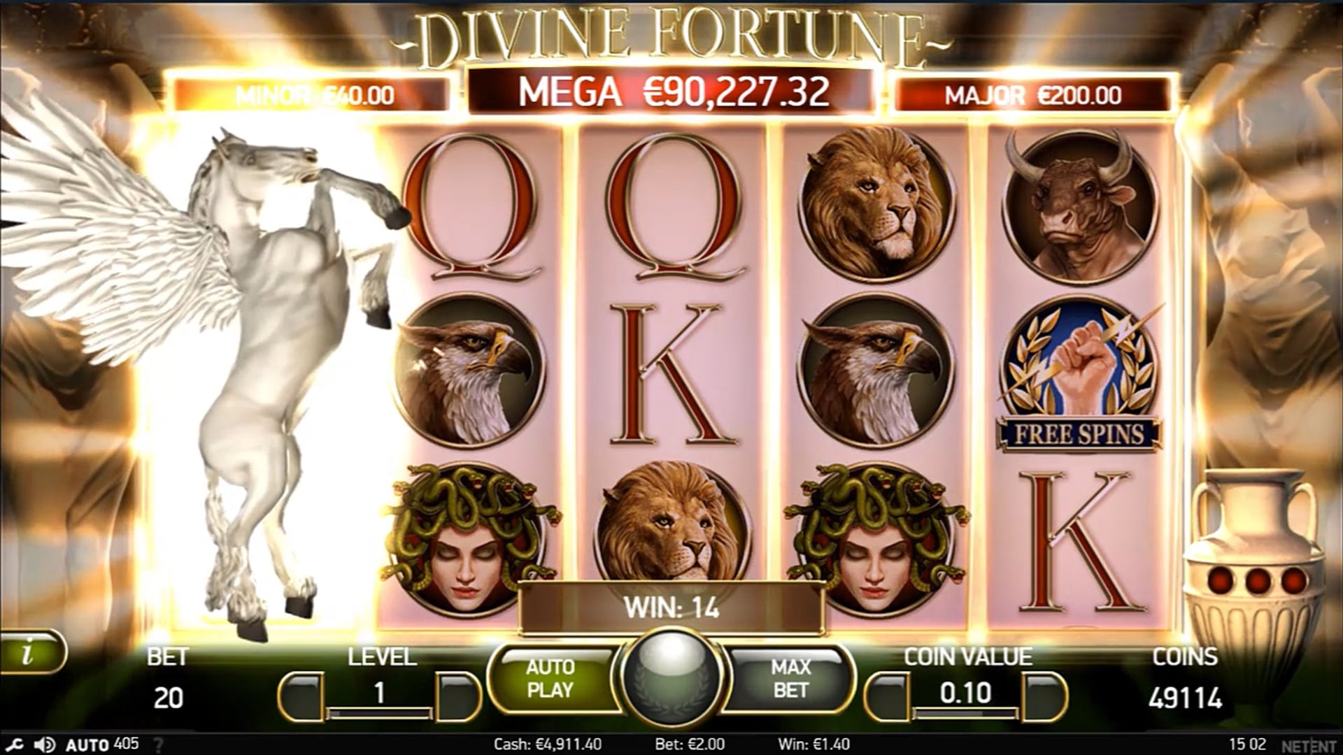 Divine Fortune gameplay showing Pegasus and the Greek mythology symbols